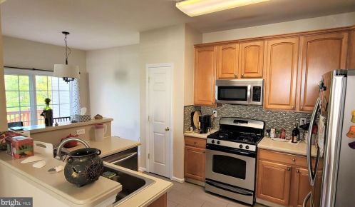 27 Scarlet Oak Dr, Princeton NJ  08540-4610 exterior