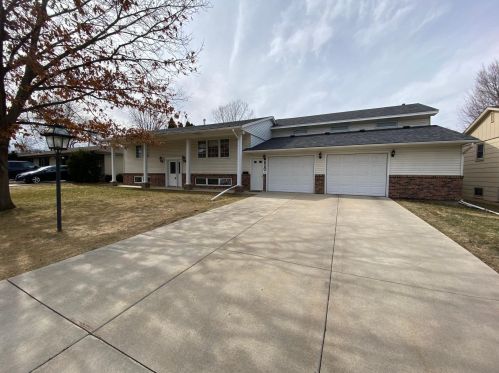 620 Monroe St, Prior Lake, MN 55379-2061