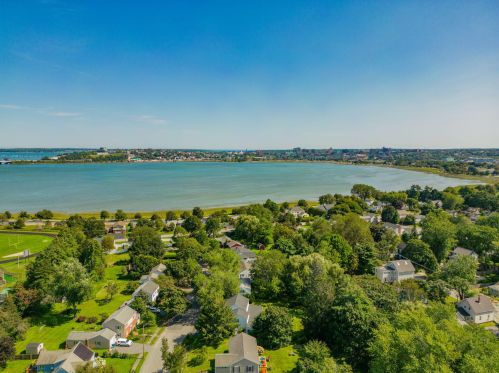 125 Wellington Rd, Portland, ME 04103-3489