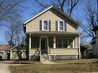 541 Oak Ave, Aurora, IL 60506-3109