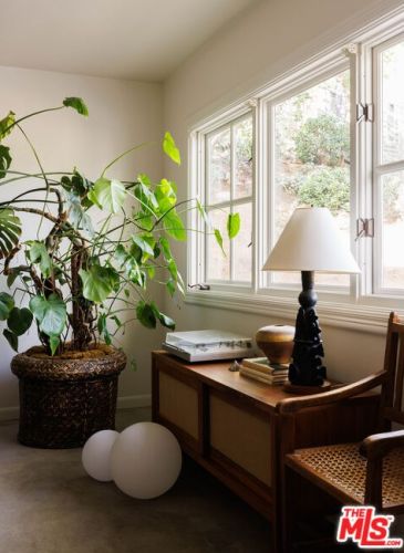 1330 Columbia Dr, Glendale CA  91205-3504 exterior