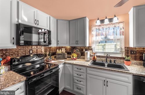 16 Lavelle Dr, Fredericksburg, VA 22407-6542