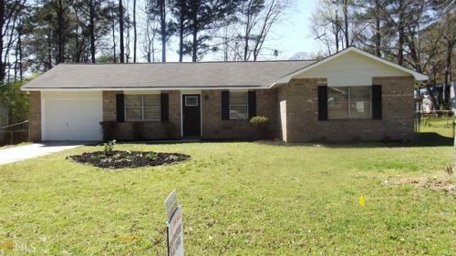 6125 Fieldcrest Dr, Morrow, GA 30260-1412