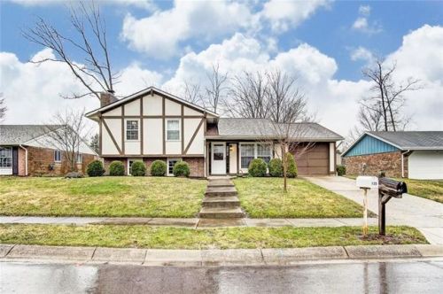 135 Timberwood Ln, Springboro, OH 45066-8701