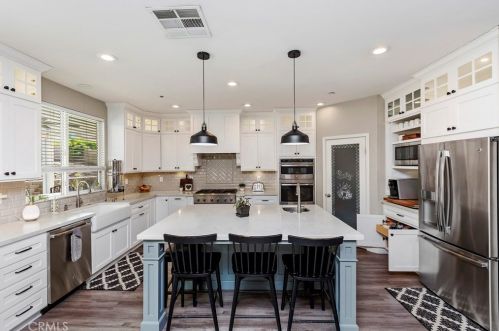 9564 Chandelle Way, Riverside CA  92508-6810 exterior