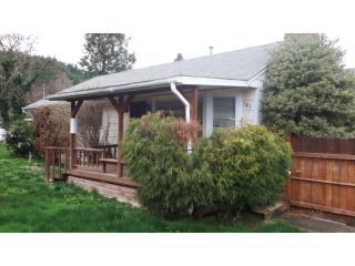181 Oak St, Canyonville OR  97417-8762 exterior