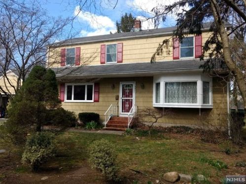 341 Vesta Ct, Ridgewood, NJ 07450-2617