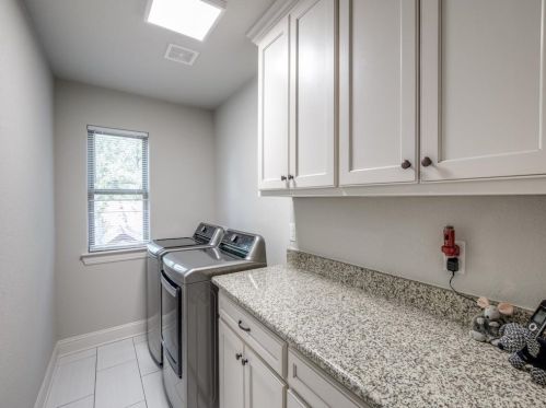 2725 6 Ave, Fort Worth TX  76110-3010 exterior