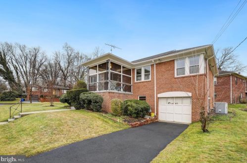 2300 Westview Dr, Silver Spring, MD 20910-1330