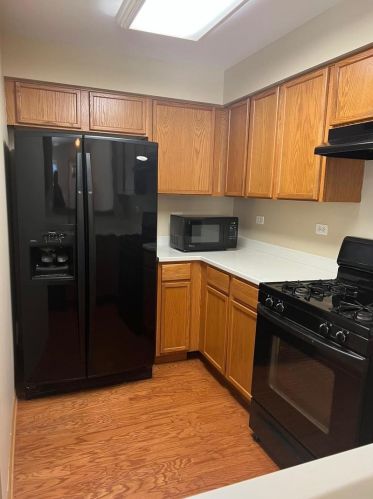 640 Lincoln Station Dr, Oswego IL  60543-8138 exterior