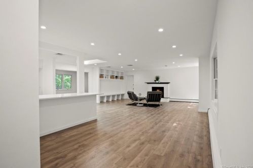 11 Eastwood Rd, Norwalk CT  06851-1111 exterior