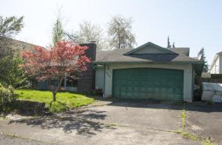 323 151st Ave, Portland, OR 97233-2825