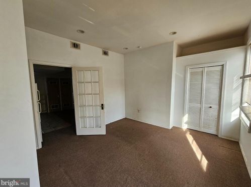 2045 Christian St, Philadelphia PA 19147-4216 exterior