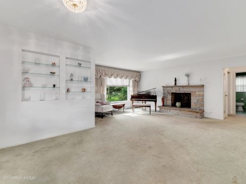 101 Poplar Ave, Elmhurst, IL 60126-3531
