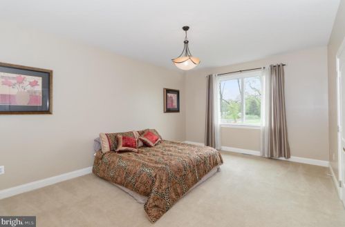 253 Bonnybrook Rd, Carlisle PA 17013-4214 exterior