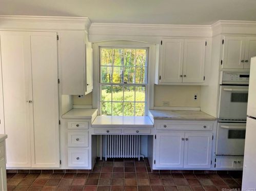 183 Westport Rd, Wilton CT  06897-4638 exterior
