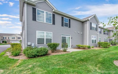 1351 Lighthouse Ln, Pingree Grove IL  60140-2075 exterior