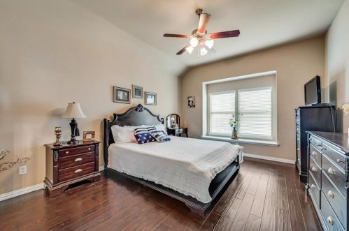1500 Grassy View Dr, Fort Worth TX  76177-7550 exterior