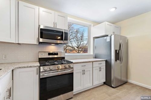 413 Palisade Ave, Cliffside Park, NJ 07010-2810