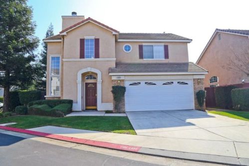 1980 Lawrence Ave, Clovis, CA 93611-6165