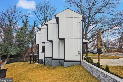 900 Prospect St, Silver Spring MD  20912-6875 exterior