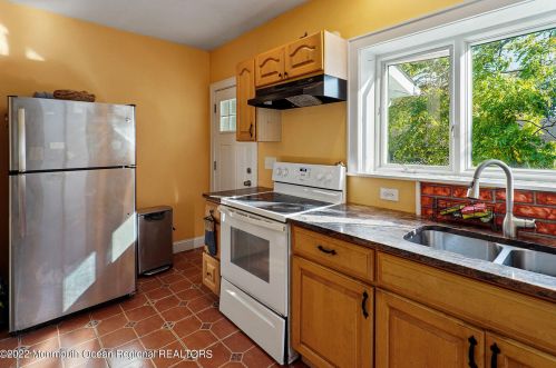 47 Westside Ave, Tinton Falls NJ 07701-1451 exterior