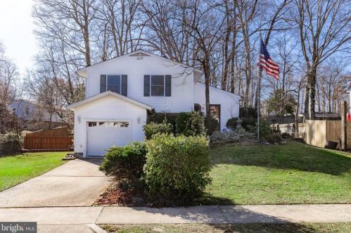 9024 Andromeda Dr, Springfield, VA 22015-3505