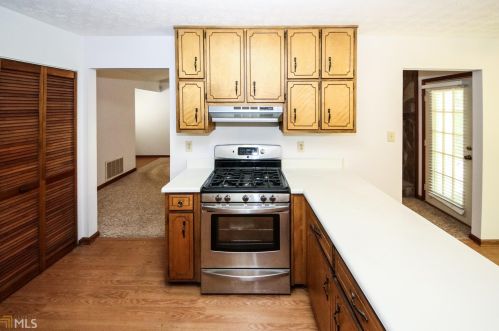 350 Rosehill Dr, Mcdonough, GA 30253-5448
