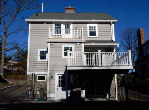 8 Bolling Pl, Greenwich CT  06830-6537 exterior