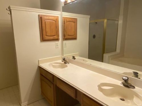 2237 Greenview Dr, Carrollton TX  75010-4110 exterior