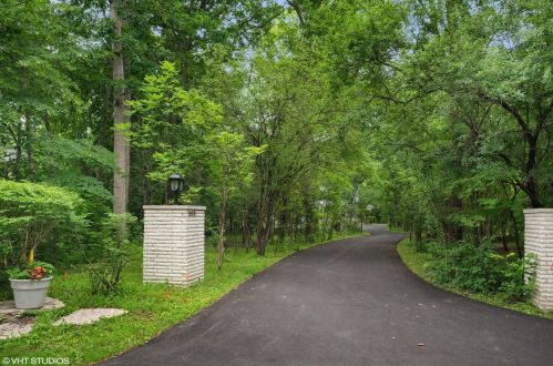 809 Greenacres Ln, Glenview, IL 60025-3205