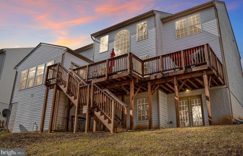15325 Wits End Dr, Woodbridge, VA 22193-5890