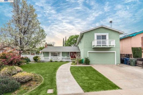 260 Garnet Dr, Livermore, CA 94550-5136