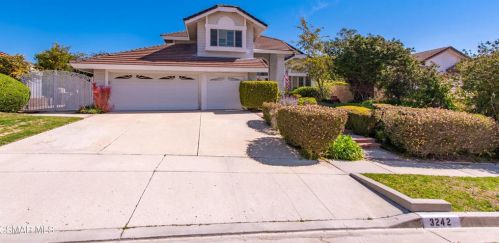 3242 Crazy Horse Dr, Simi Valley, CA 93063-5726