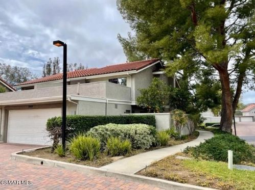 948 Thistlegate Rd, Calabasas, CA 91377-3916