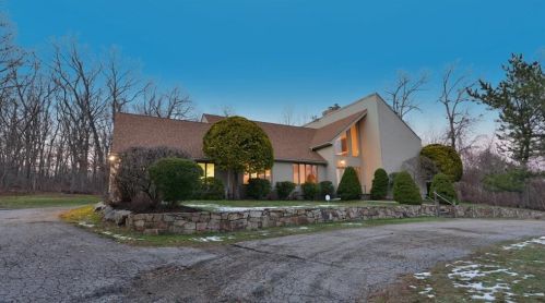 10 Noto Dr, Providence, RI 02904-2906