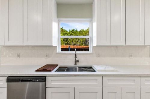 4720 Evening View Dr, Granbury TX  76048-6488 exterior