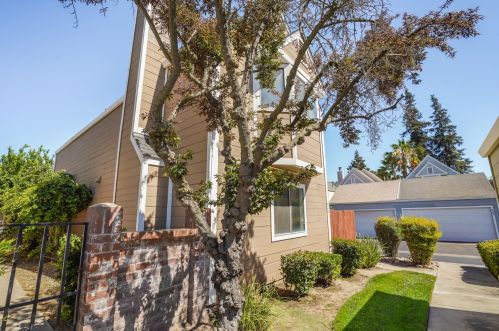 420 Benjamin Pl, Manteca, CA 95337-6522