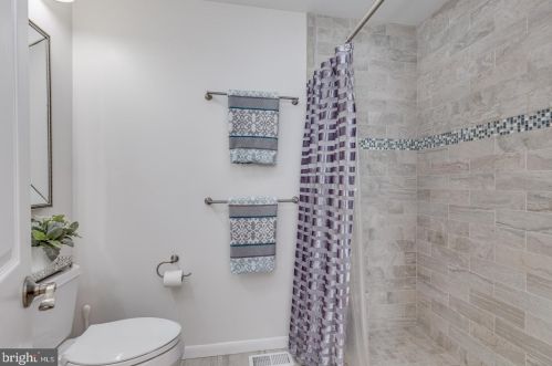 1173 Concord Dr, Tavistock NJ exterior