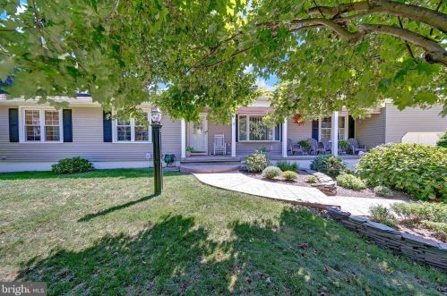 11 Corey Dr, Trenton NJ  08628-1503 exterior