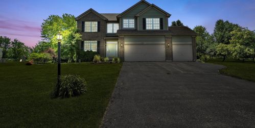 909 Vintage Way, Spring Grove IL  60081-8257 exterior
