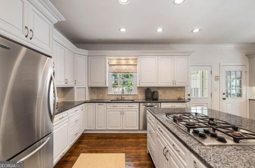 500 Highbrook Dr, Atlanta GA  30342-2319 exterior