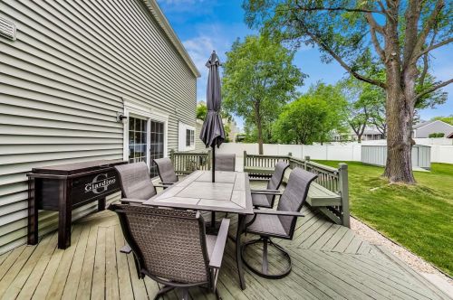 1045 Big Eagle Trl, Carol Stream IL  60188-9153 exterior