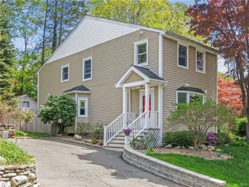 25 Hayes Ave, Norwalk, CT 06855-2204