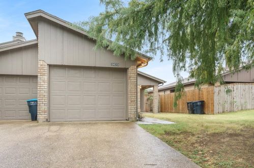 3423 Meadowmoor St, Fort Worth TX  76133-7223 exterior
