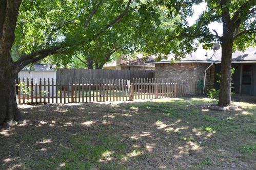 2604 Rdg Rd, Fort Worth TX  76133-7722 exterior