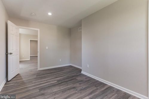 319 Marne Ave, Tavistock NJ 08033-1444 exterior