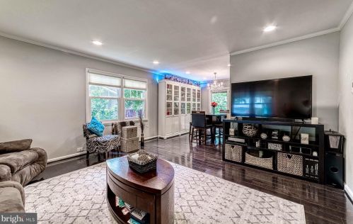 7219 Willow Oak Pl, Springfield VA  22153-1543 exterior