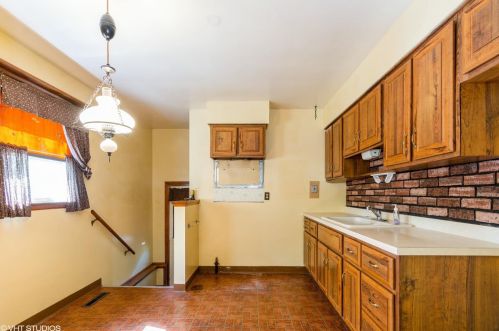 8146 Grace St, Hammond, IN 46322-1366