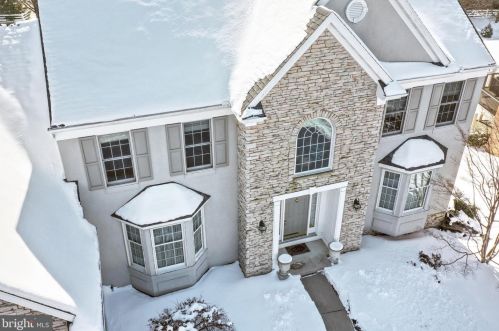 1020 Steeplechase Dr, Lancaster PA  17601-1779 exterior